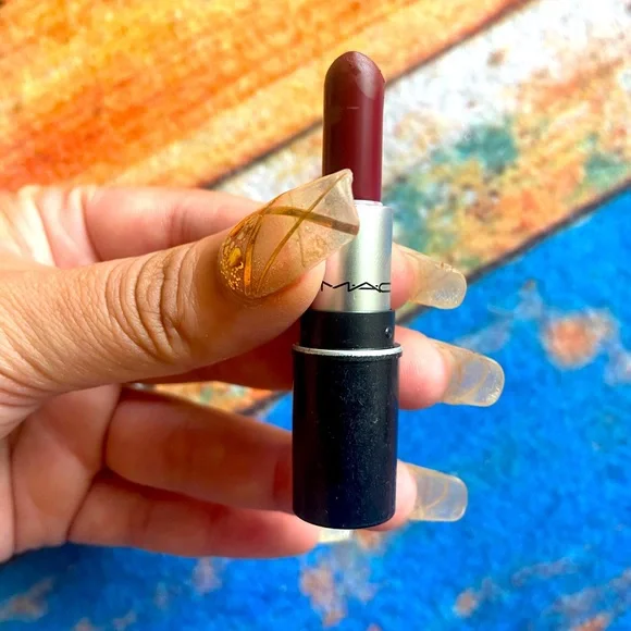 ❌SOLD❌MAC Cosmetics Lipstick Mini (Diva) Full Size Product/100% Genuine - Picture 1 of 3